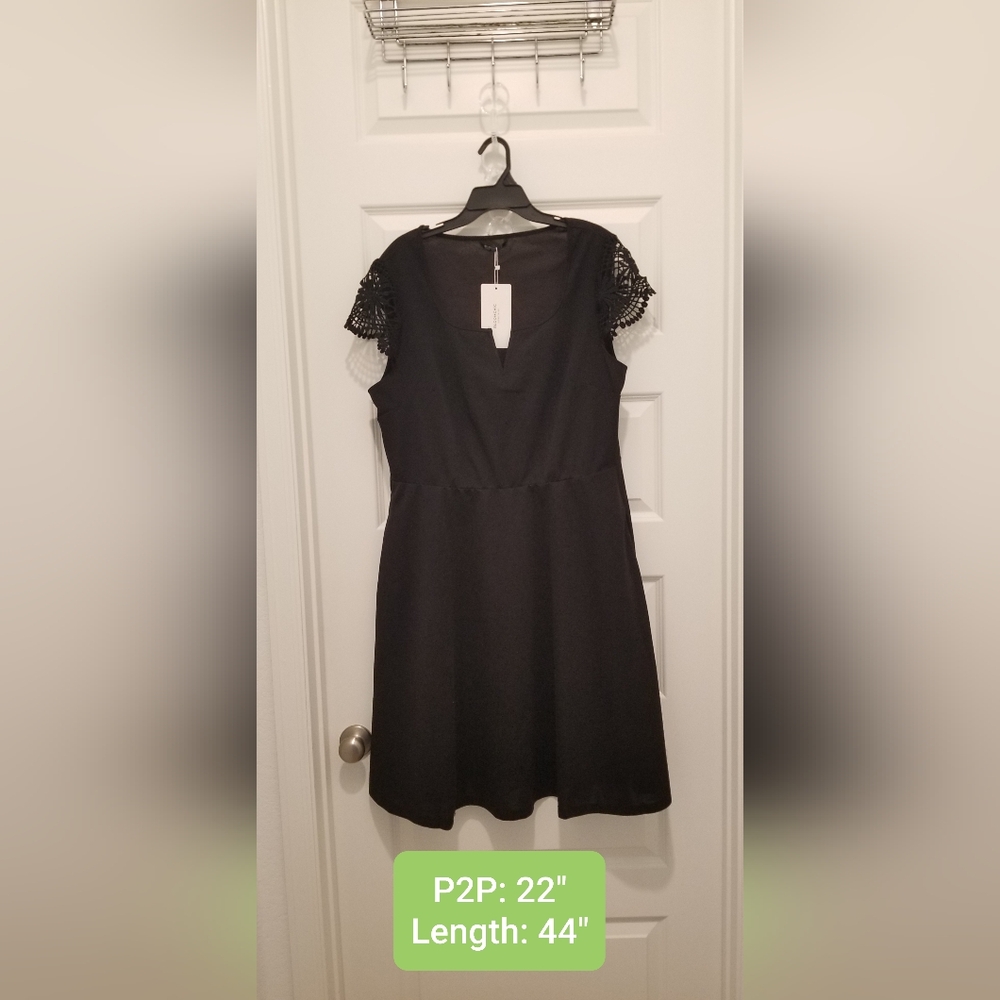 BloomChic Short Crocheted Sleeve Midi Dress, NWT, Size 2X (18/20)